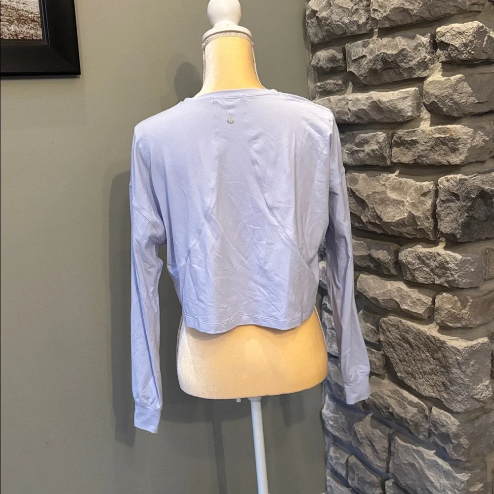 Lululemon Women’s Long Sleeve Crop Top, S, Light Blue - Picture 3 of 3